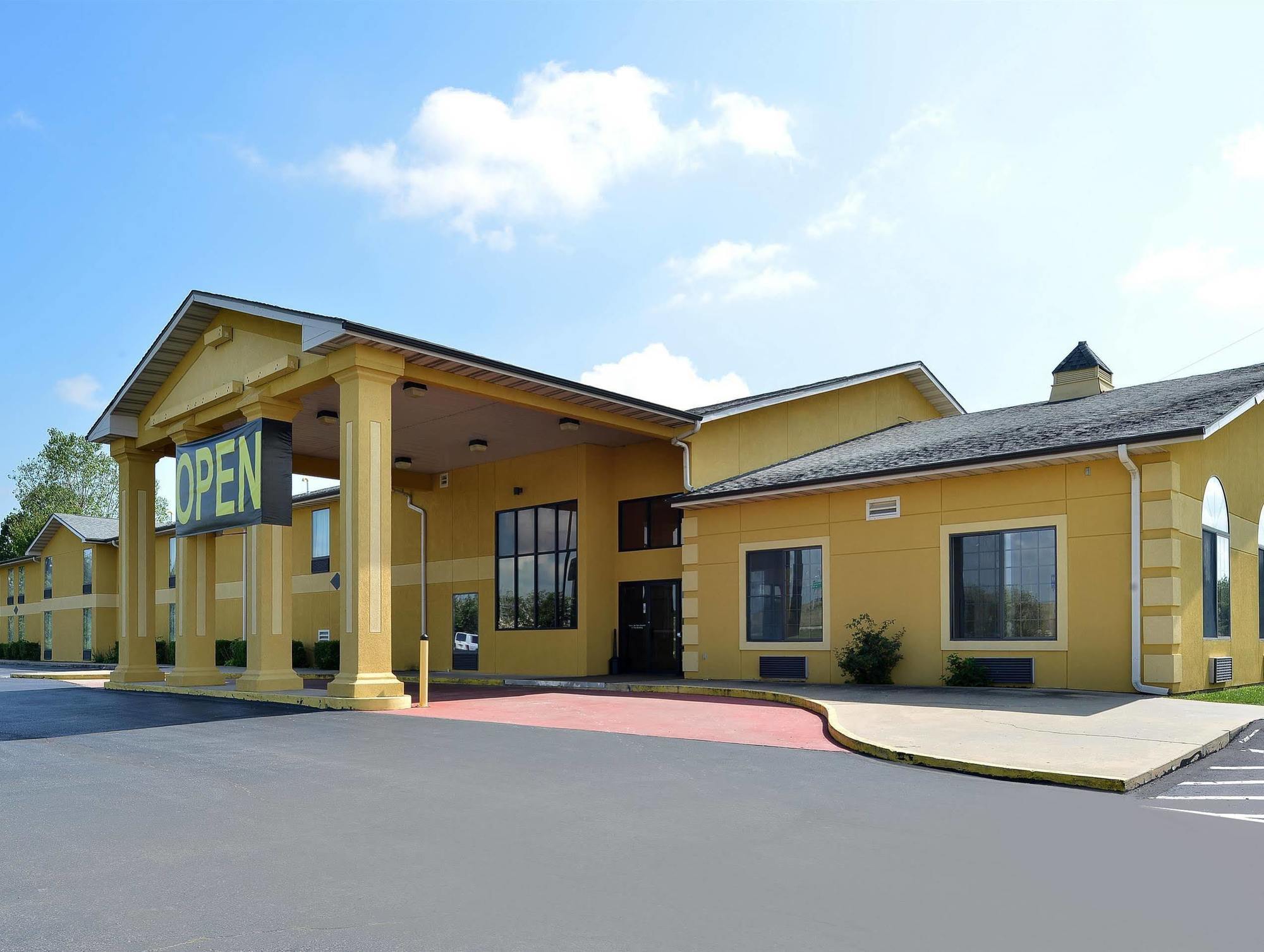 Quality Inn & Suites Mount Vernon Exterior photo