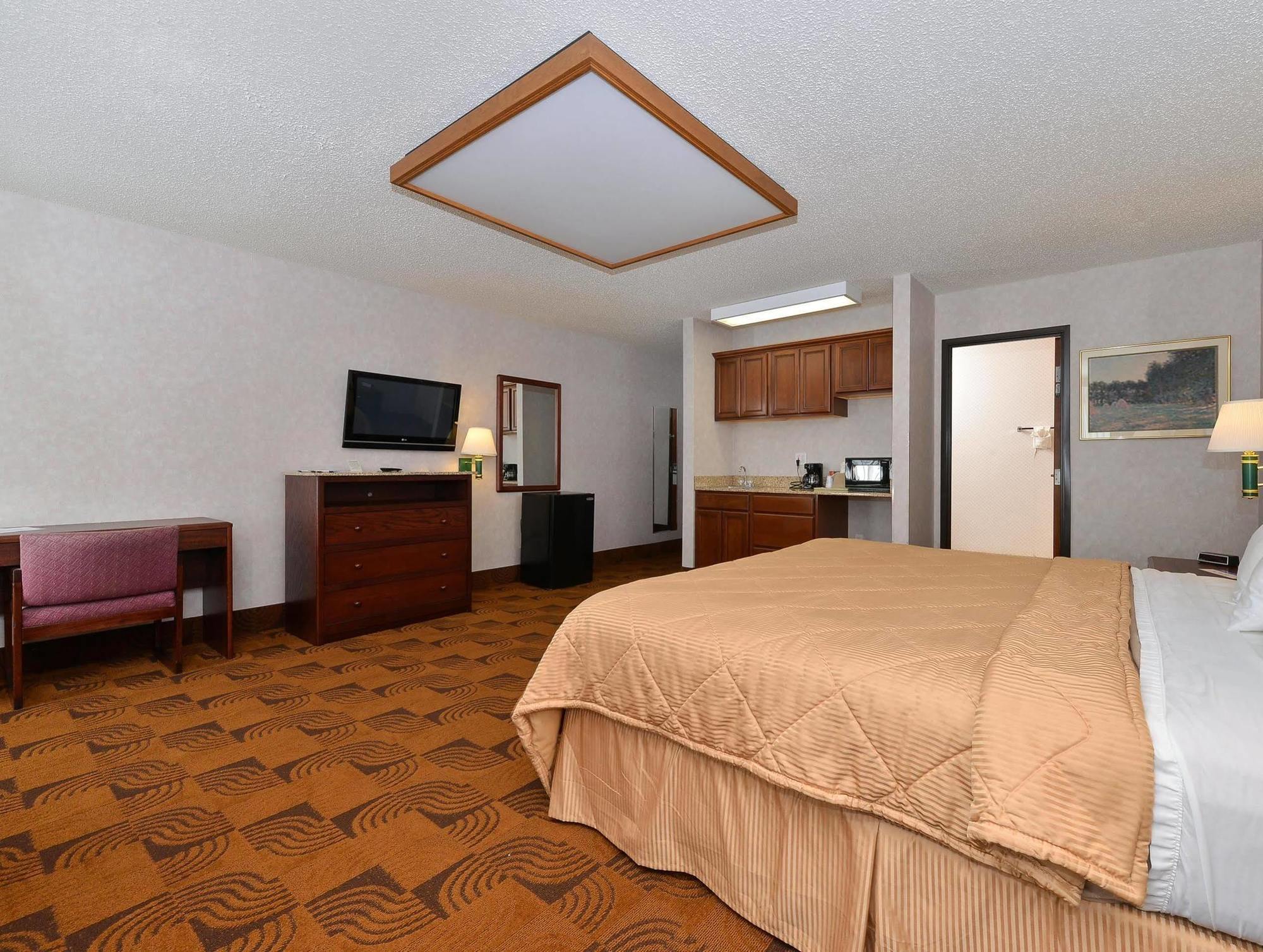 Quality Inn & Suites Mount Vernon Exterior photo