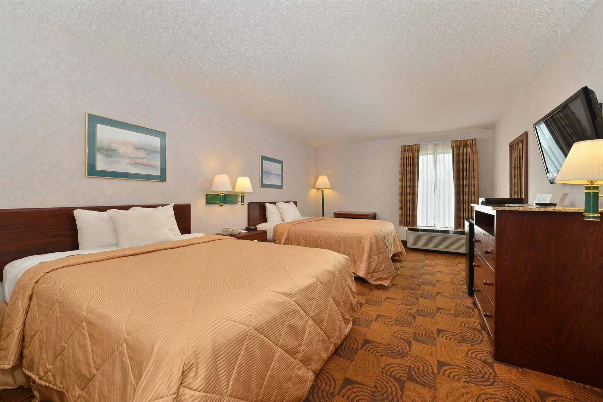 Quality Inn & Suites Mount Vernon Exterior photo