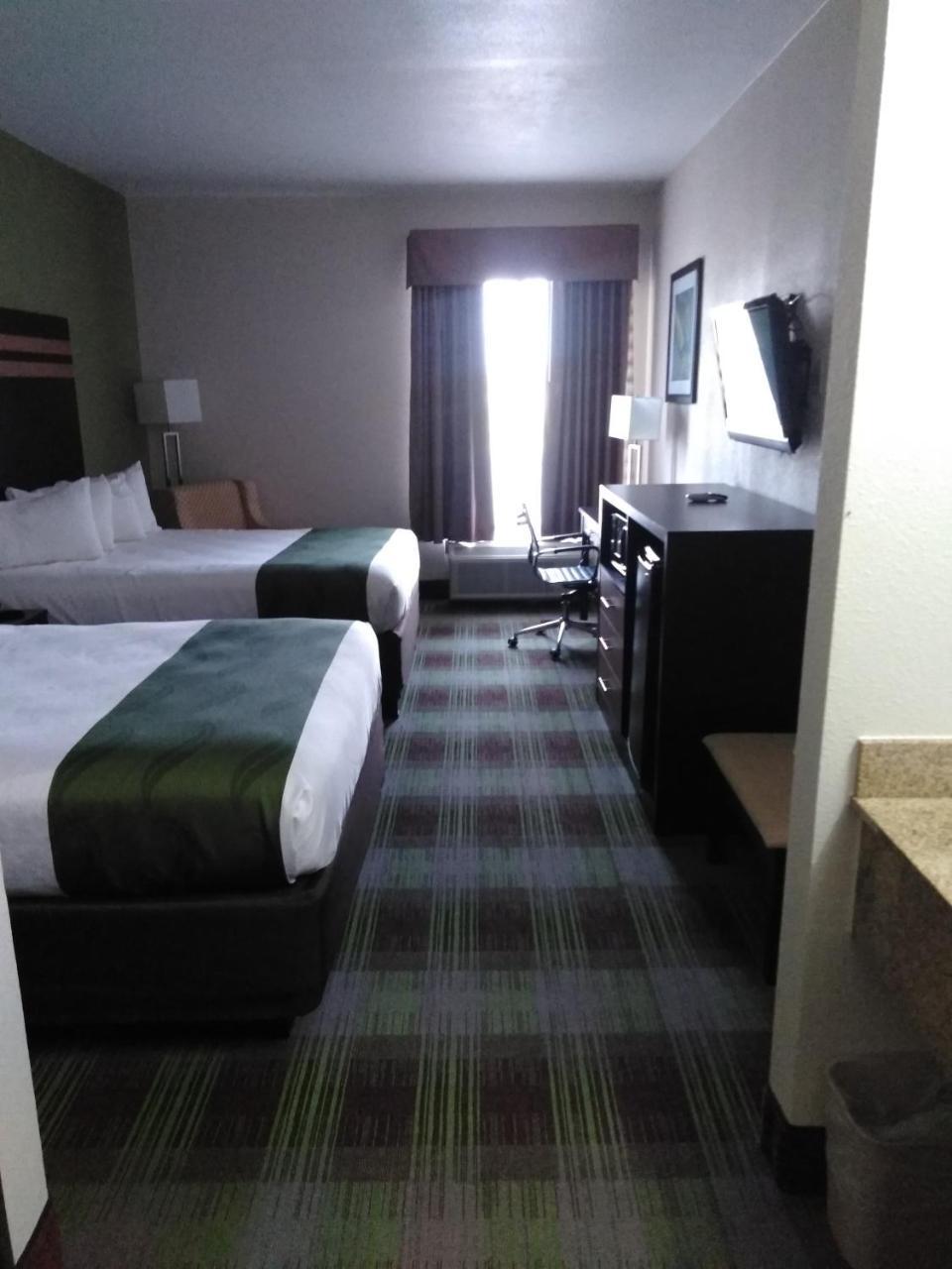 Quality Inn & Suites Mount Vernon Exterior photo