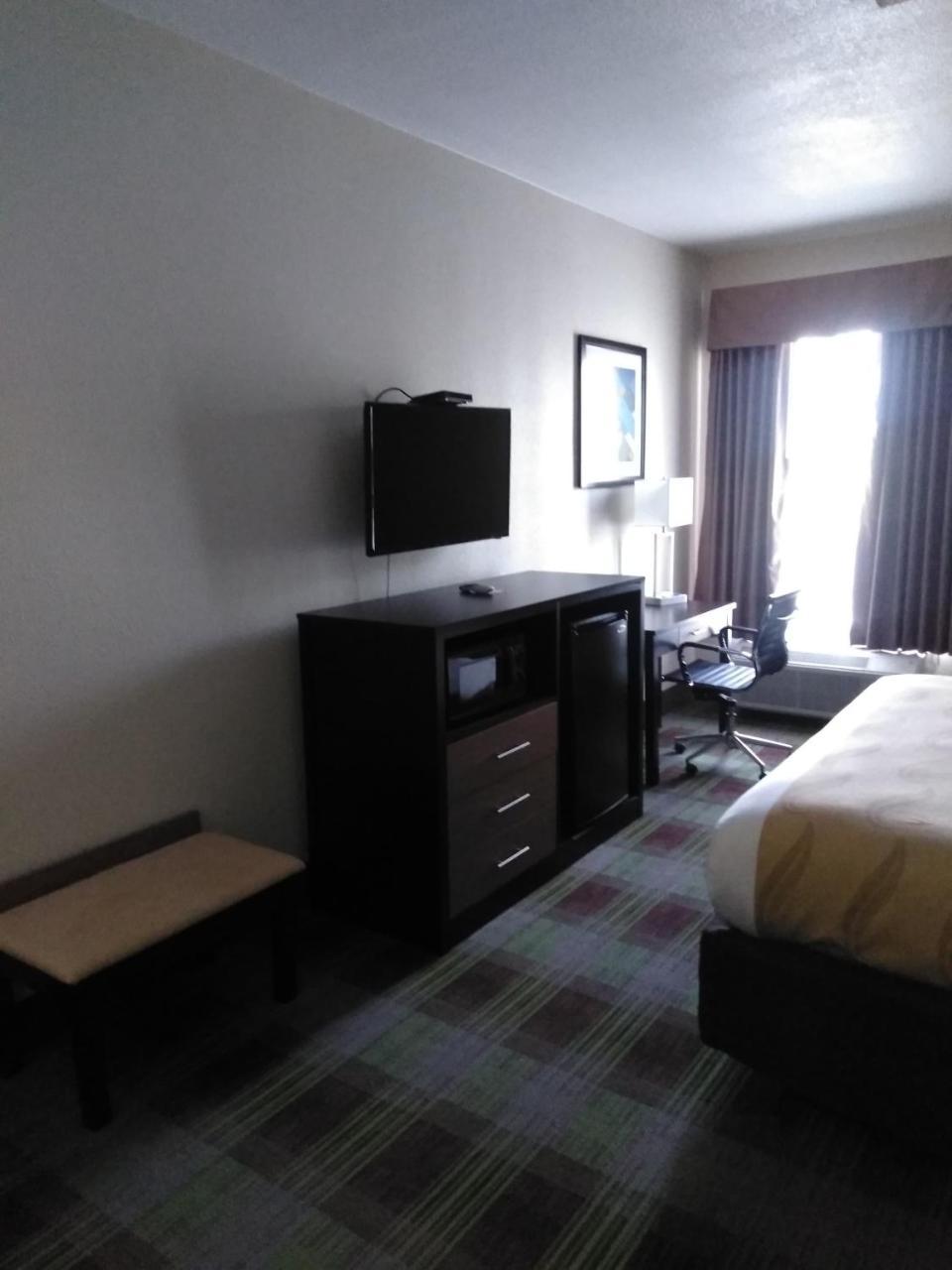 Quality Inn & Suites Mount Vernon Exterior photo